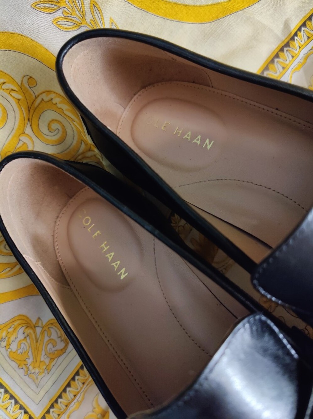 Cole Haan W27246 Stassi Chain Loafer in black leather, Size 10B Medium - Picture 4 of 13